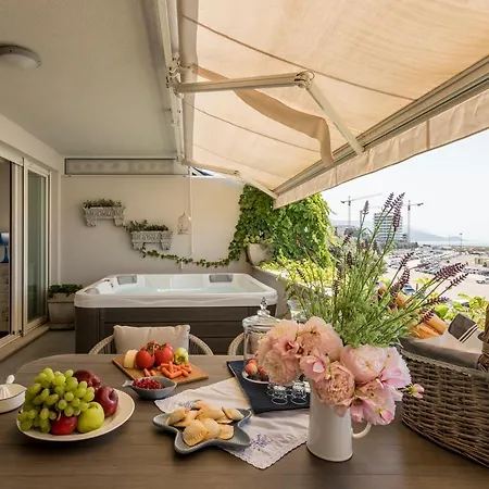 Velebis Superior - Luxurious One-room With Jacuzzi - Prestigious Location By The Sea In The New Center Of Znjan - Panoramic View Of The Sea And Islands - Free Garage Parking