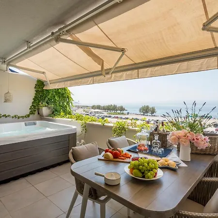 Apartment Velebis Superior - Luxurious One-room With Jacuzzi - Prestigious Location By The Sea In The New Center Of Znjan - Panoramic View Of The Sea And Islands - Free Garage Parking - Buralux *