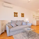 Apartment Velebis Superior - Luxurious One-room With Jacuzzi - Prestigious Location By The Sea In The New Center Of Znjan - Panoramic View Of The Sea And Islands - Free Garage Parking *