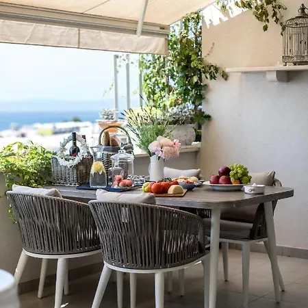 Apartman Velebis Superior - Luxurious One-room With Jacuzzi - Prestigious Location By The Sea In The New Center Of Znjan - Panoramic View Of The Sea And Islands - Free Garage Parking - Buralux