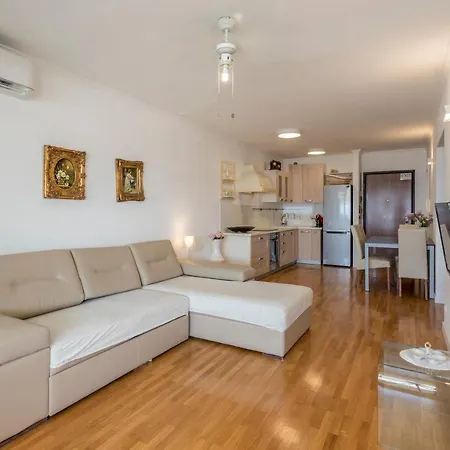 Velebis Superior - Luxurious One-room With Jacuzzi - Prestigious Location By The Sea In The New Center Of Znjan - Panoramic View Of The Sea And Islands - Free Garage Parking - Buralux * Split