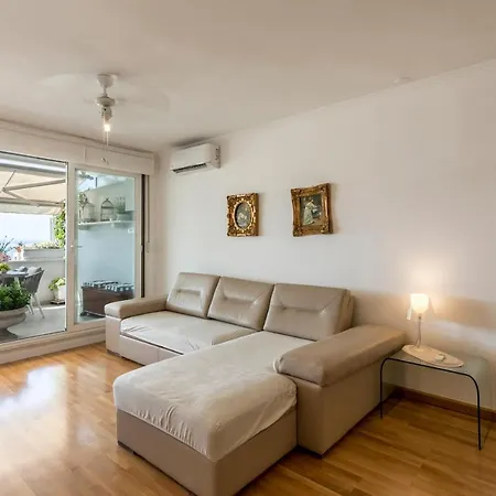 Velebis Superior - Luxurious One-room With Jacuzzi - Prestigious Location By The Sea In The New Center Of Znjan - Panoramic View Of The Sea And Islands - Free Garage Parking - Buralux *