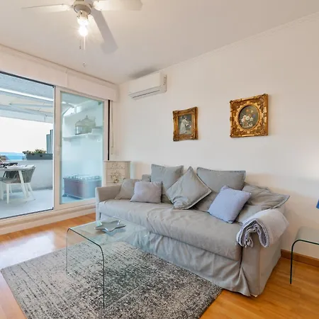 Апартаменти Velebis Superior - Luxurious One-room With Jacuzzi - Prestigious Location By The Sea In The New Center Of Znjan - Panoramic View Of The Sea And Islands - Free Garage Parking Спліт