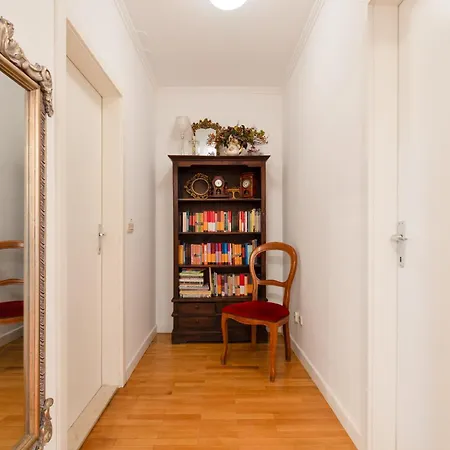 Апартаменти Velebis Superior - Luxurious One-room With Jacuzzi - Prestigious Location By The Sea In The New Center Of Znjan - Panoramic View Of The Sea And Islands - Free Garage Parking