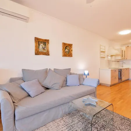 Velebis Superior - Luxurious One-room With Jacuzzi - Prestigious Location By The Sea In The New Center Of Znjan - Panoramic View Of The Sea And Islands - Free Garage Parking Апартаменти